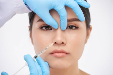 Ağrılı Burun Enjeksiyonu