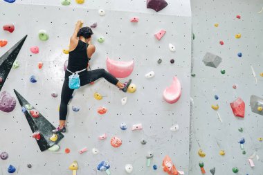 Boulding Wall 'a tırmanan sporcu