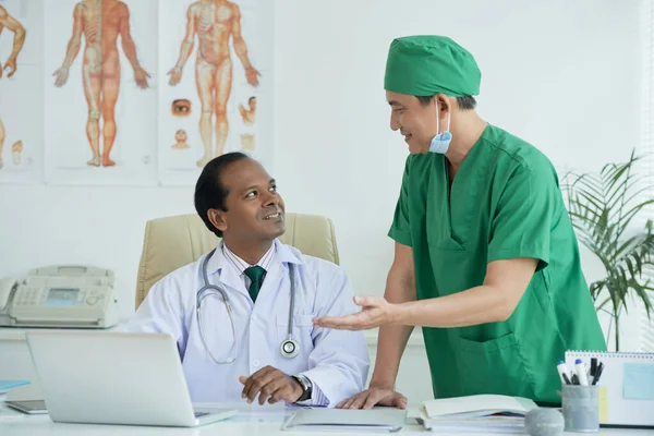 Médico Chefe e Cirurgião Chefe — Fotografia de Stock