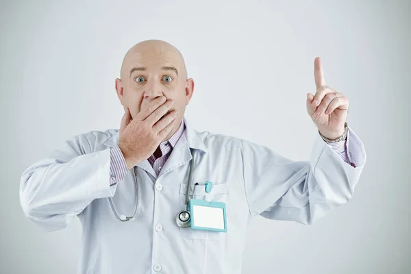 Portrait of surprised doctor — Stock Photo, Image