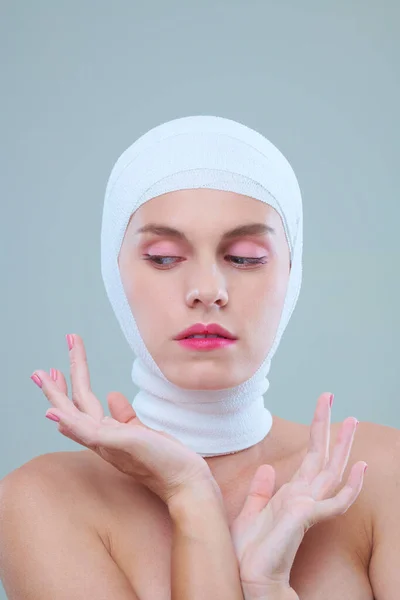 Graceful Woman in Head Bandage — Stock Photo, Image