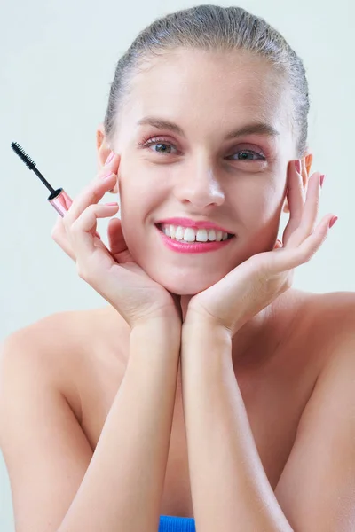 Cheerful Woman With Mascara Brush — Stock Photo, Image