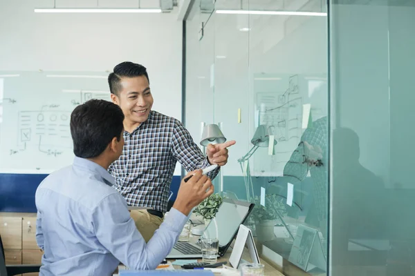 Positieve opmerkingen van collega 's — Stockfoto