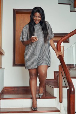 Metin Okunan Çekici Kadın Mesajları