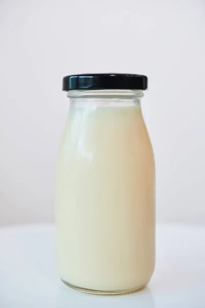 Frasco Vidro Saúde Delicioso Iogurte Termostático Mesa — Fotografia de Stock