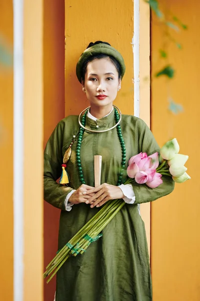 Bela dama vietnamita — Fotografia de Stock