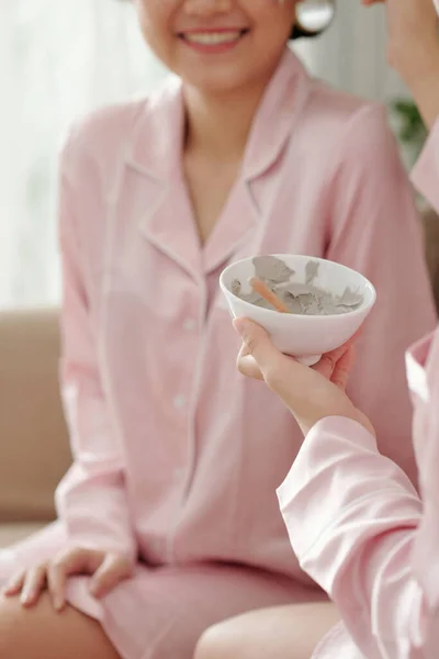 Bowl of Brightening Clay Mask — Stock Photo, Image