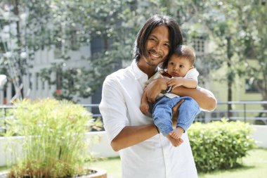 genç Baba ve küçük oğlu