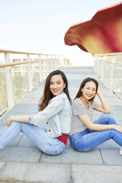 Happy Cheerful Female Friends — Stock Photo, Image