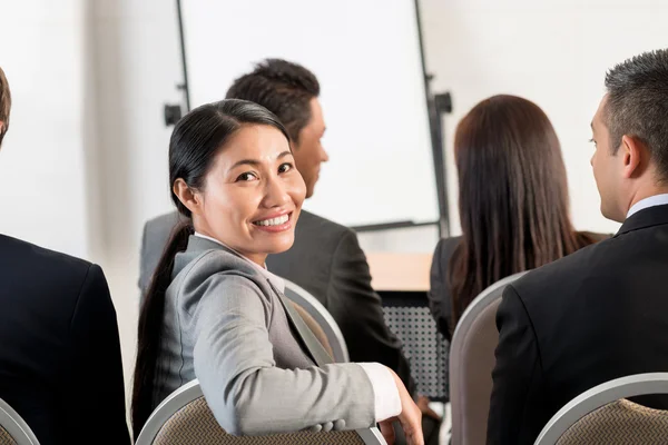 Vietnamita business lady partecipare alla riunione — Foto Stock