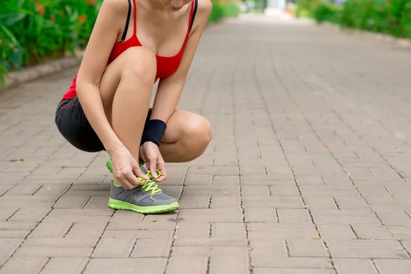 Lacci delle scarpe allaccianti — Foto Stock