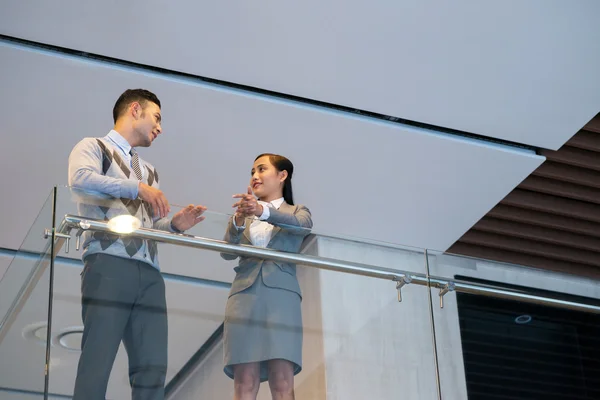 Two business colleagues having discussion — Stock Photo, Image