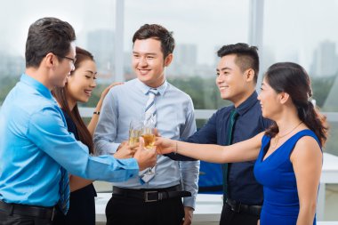 iş takım toasting ve kutlama