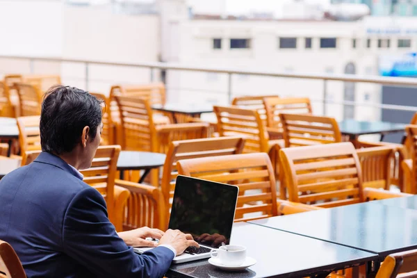 Hombre de negocios moderno — Foto de Stock