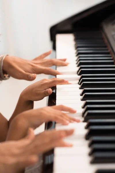 Hands of pianists — Stock Photo, Image