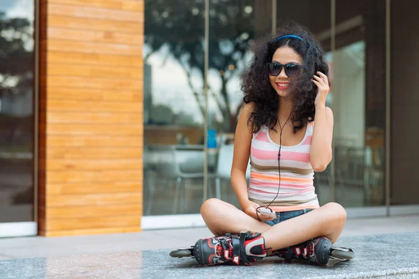 Skater en auriculares —  Fotos de Stock