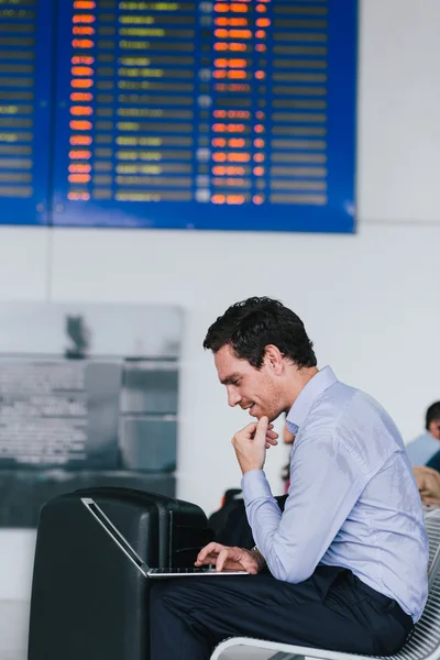 Businessman at waiting room of the airport — Stock Photo, Image