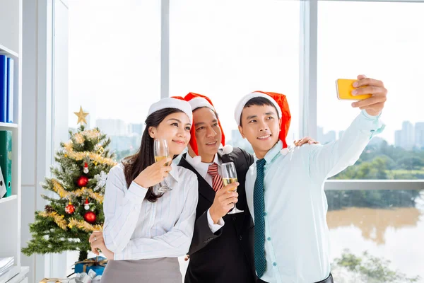 Facendo selfie — Foto Stock