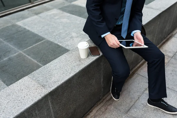 Reading news — Stock Photo, Image