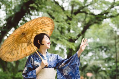 mutlu Japon kız