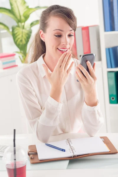 Surprised business lady — Stock Photo, Image