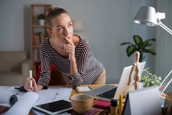 Arbeiten an Wohnprojekt — Stockfoto