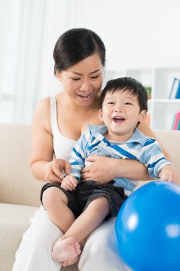 mutlu anne ve çocuk