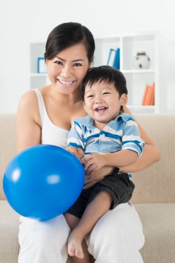 Gıdıklama çocuk anne