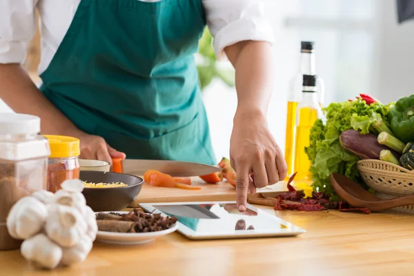 Teknik och matlagning koncept — Stockfoto