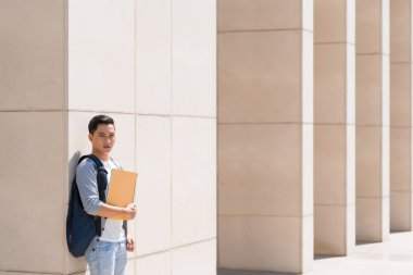 Vietnamca üniversite öğrencisi