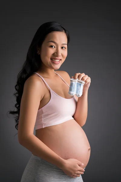 Mutlu hamile kadın — Stok fotoğraf