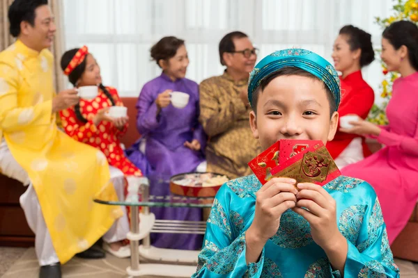 Bambino con auguri di Capodanno — Foto Stock