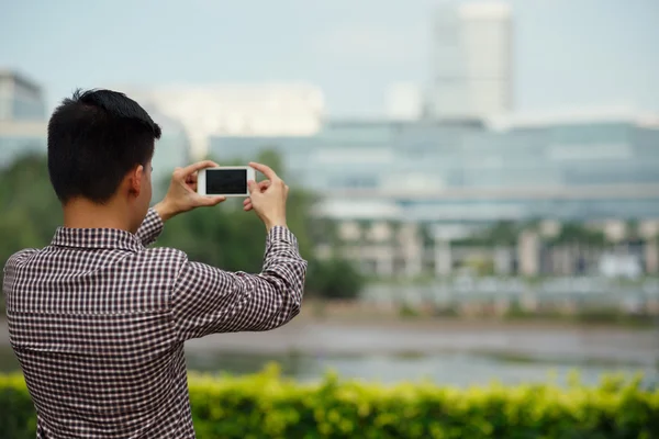 Turista tomando fotos — Foto de Stock