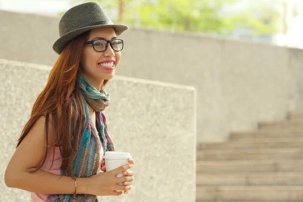 Chica beber café — Foto de Stock