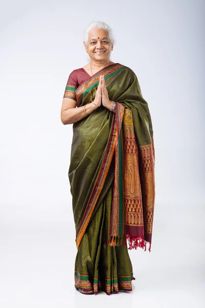 У віці Індійська жінка — стокове фото