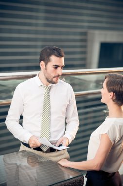 Konuşan İş İnsanları