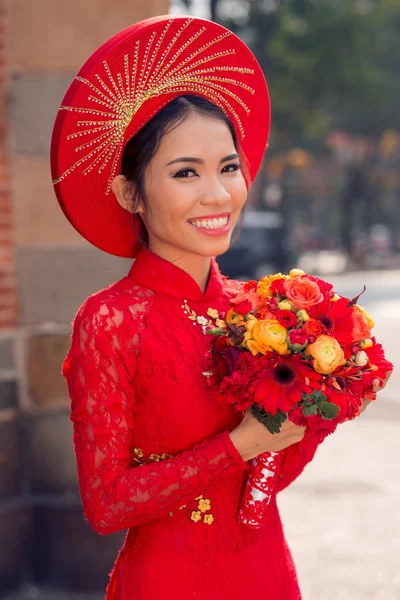 Charmante vietnamesische Braut — Stockfoto