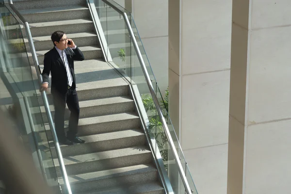 Businessman  talking on the phone — Stock Photo, Image