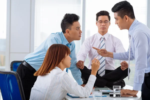 Emotional negotiations  in the office — Stock Photo, Image
