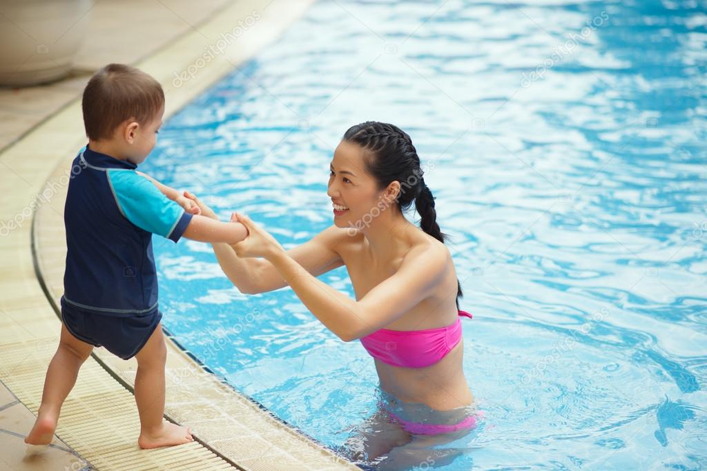Chinese family in the pool