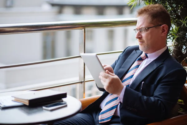 Businessman with digital tablet — Stock Photo, Image