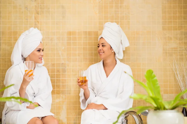 Friends after spa treatment — Stock Photo, Image