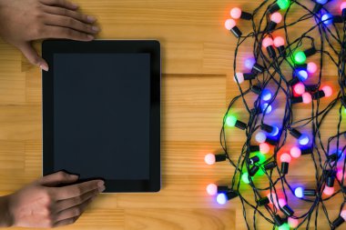 Garland ve dijital tablet