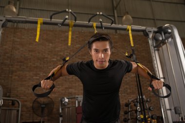 crossover halter adam