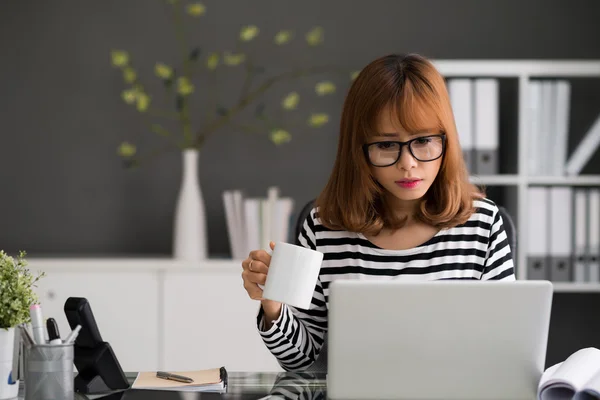 CEO lezing nieuws — Stockfoto