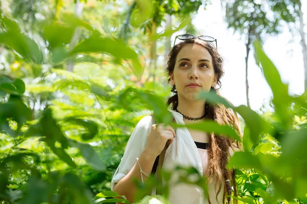 Bella viaggiatore femminile — Foto Stock