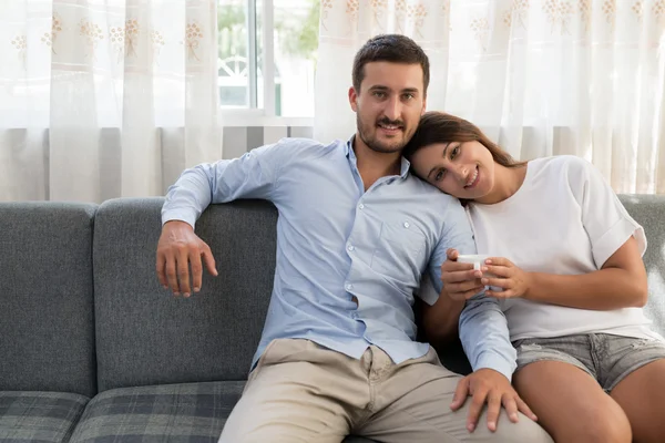 Relaxed smiling couple — Stock Photo, Image