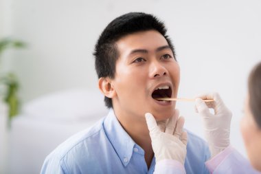 Doktor hasta muayene Boğazı