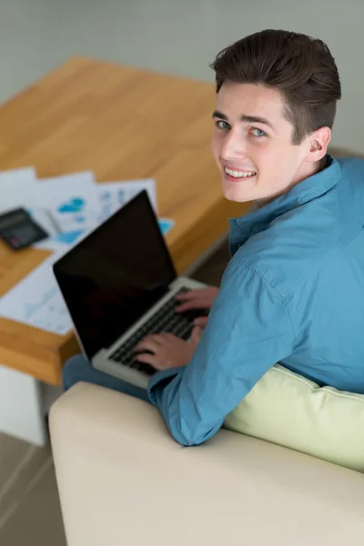 Cheerful young businessman — Stock Photo, Image