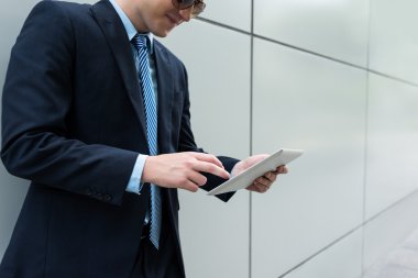 uygulamayı kullanarak iş adamı